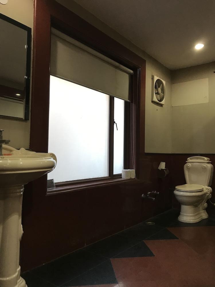 Delite Sarovar Portico Faridabad Εξωτερικό φωτογραφία